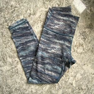 Lululemon leggings size 6